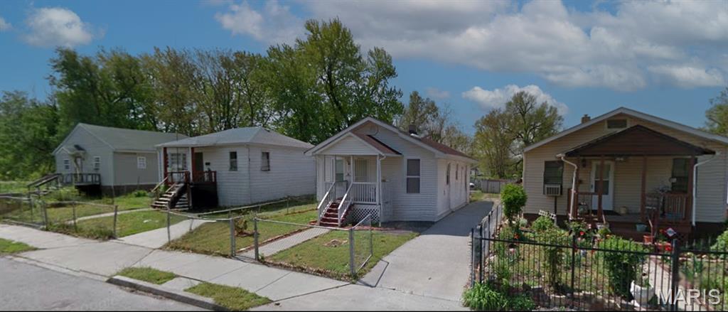 2646 Renshaw Avenue Property Photo 3