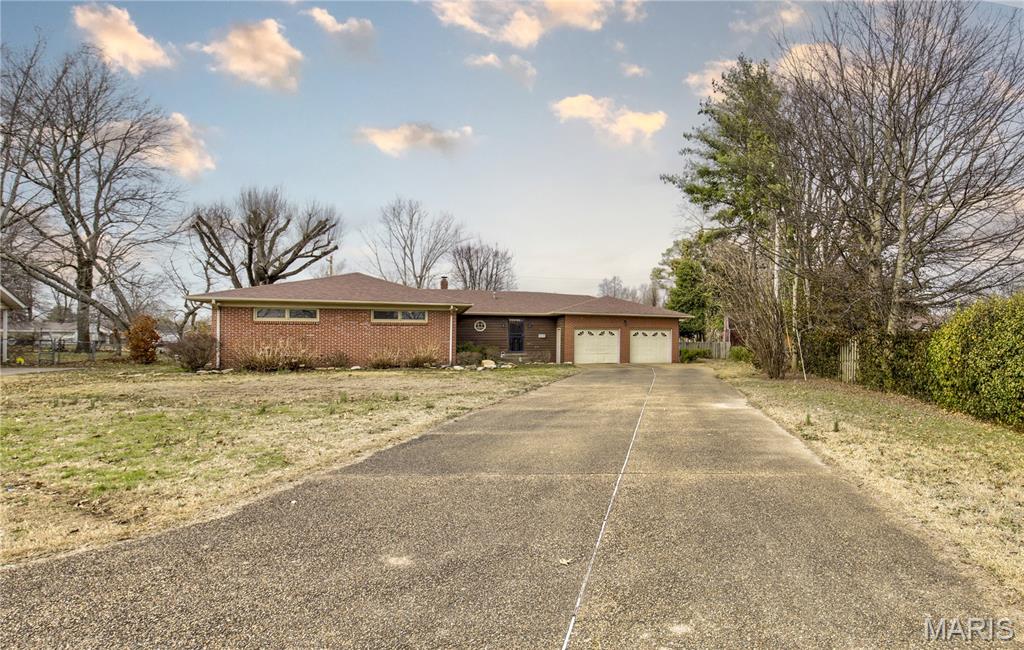 307 Circle Drive Property Photo 2