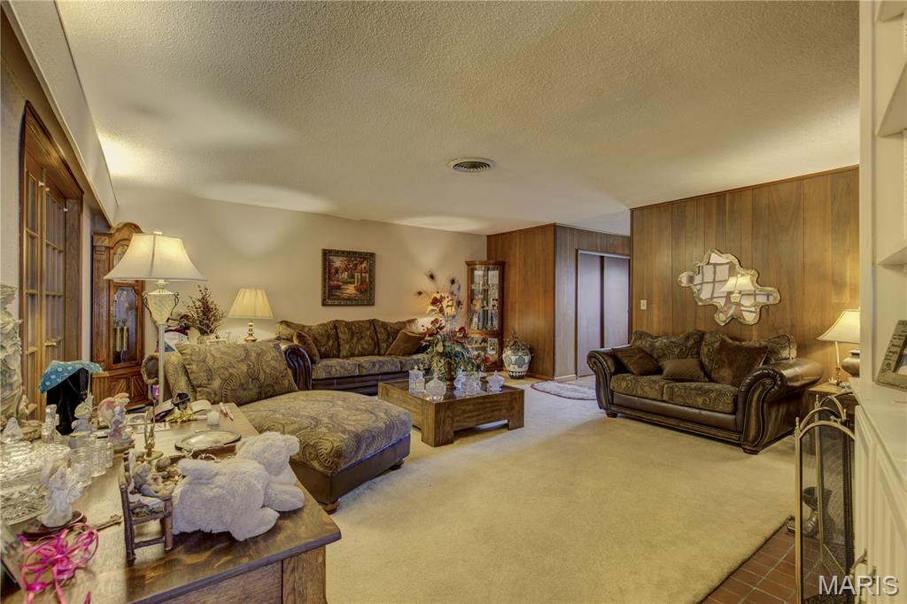 307 Circle Drive Property Photo 5