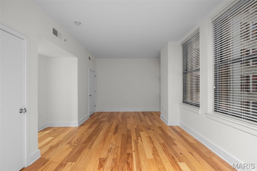 314 N Broadway 705 Property Photo 9
