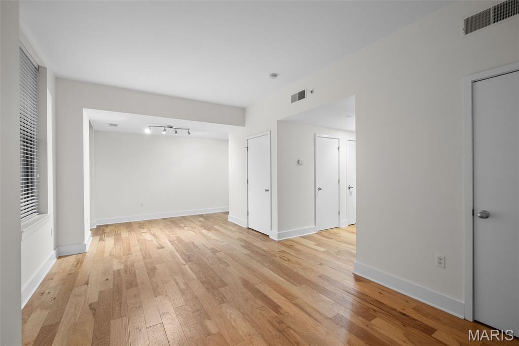 314 N Broadway 705 Property Photo 11