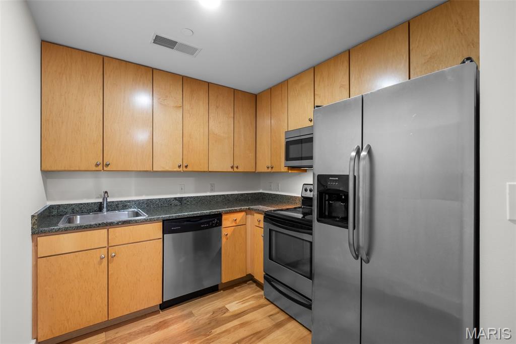 314 N Broadway 705 Property Photo 16