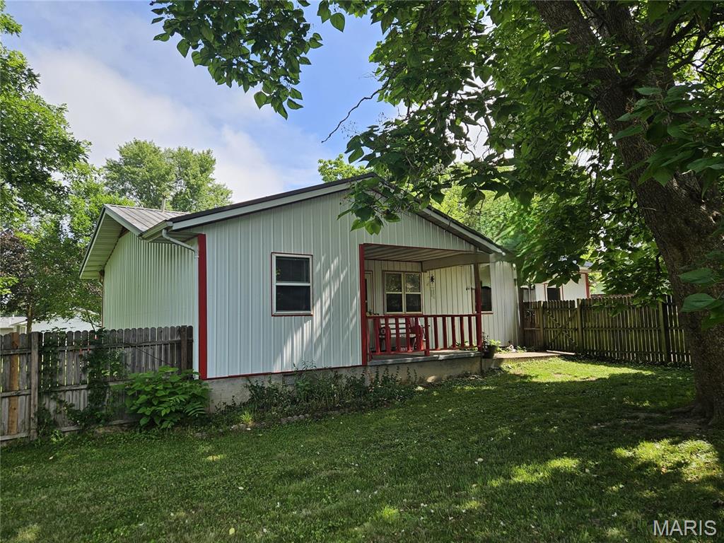 904 W Third Property Photo 3