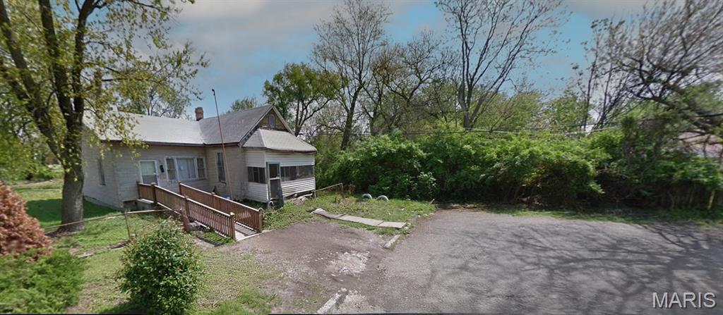 3027 College Avenue Property Photo 2