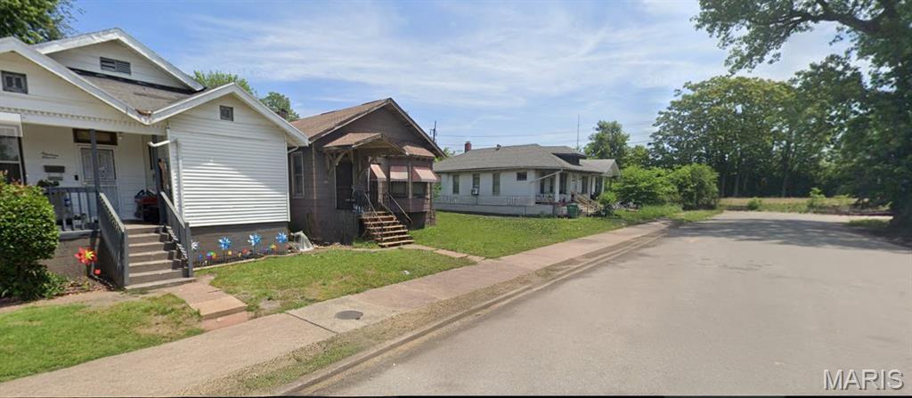 1915 College Avenue Property Photo 2