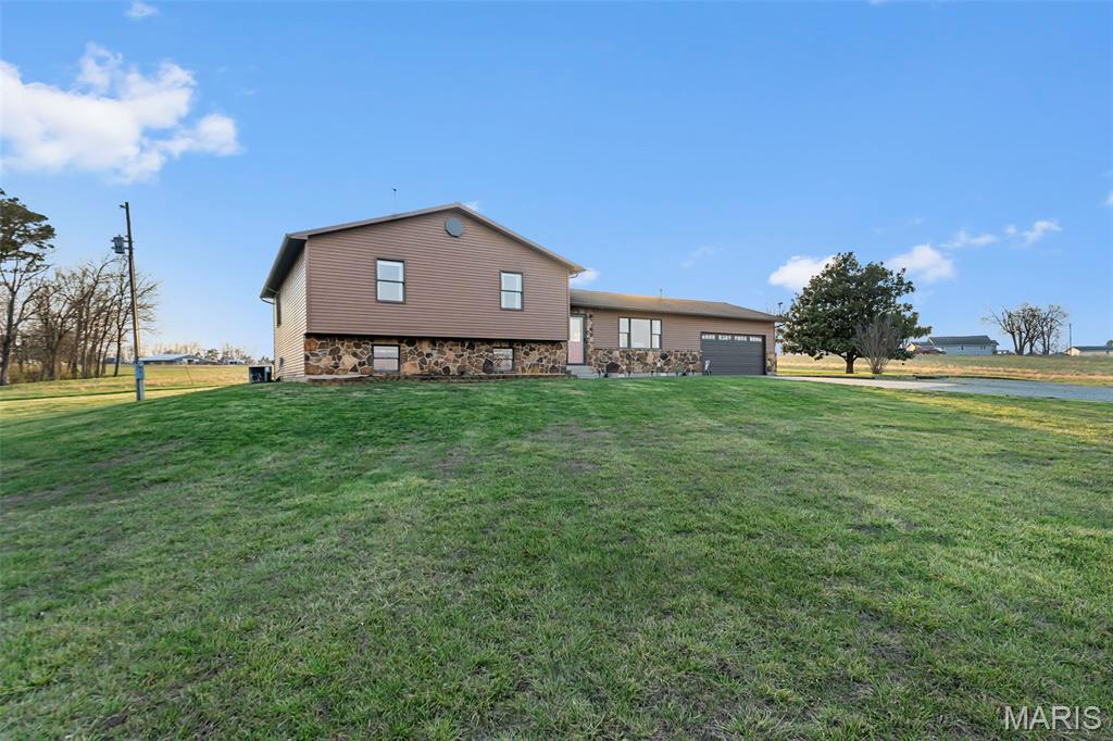 2049 Madison 208 Property Photo 3