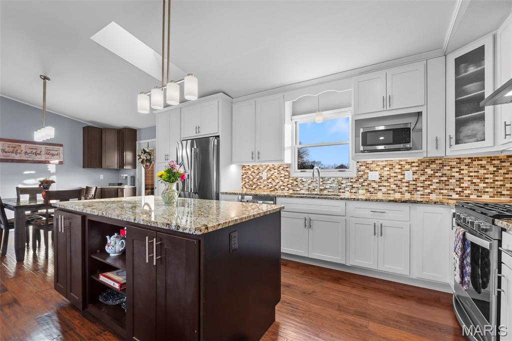 2049 Madison 208 Property Photo 16