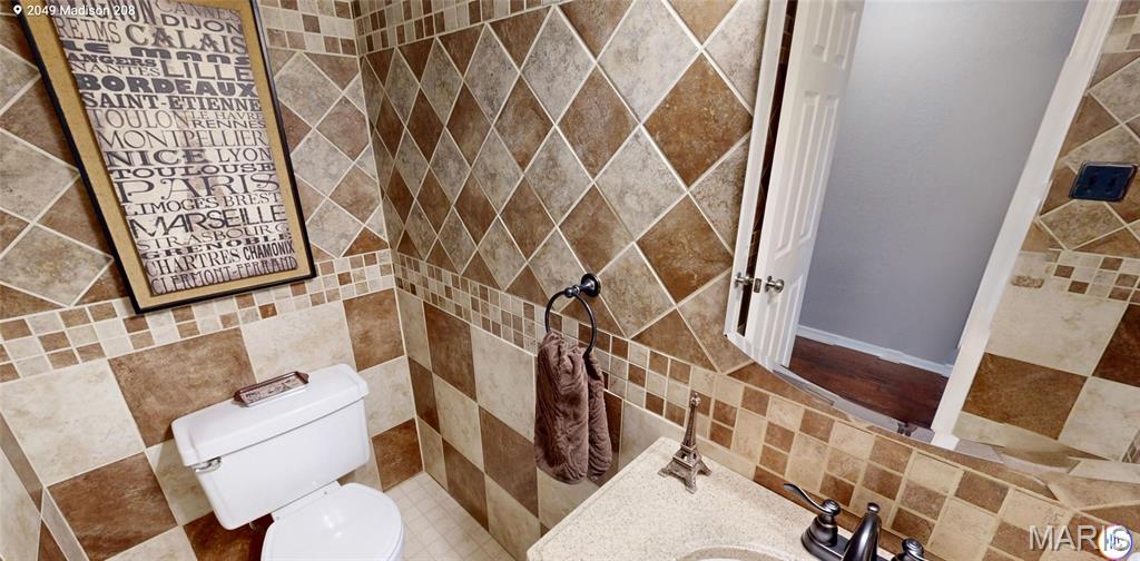 2049 Madison 208 Property Photo 29