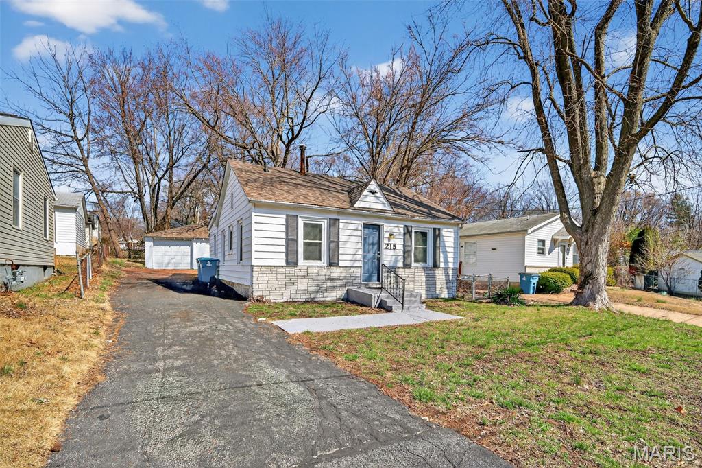 215 Ryan Avenue