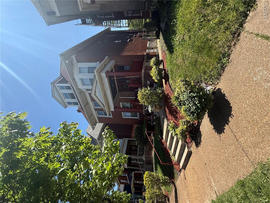 5186 Vernon Avenue Property Photo 1