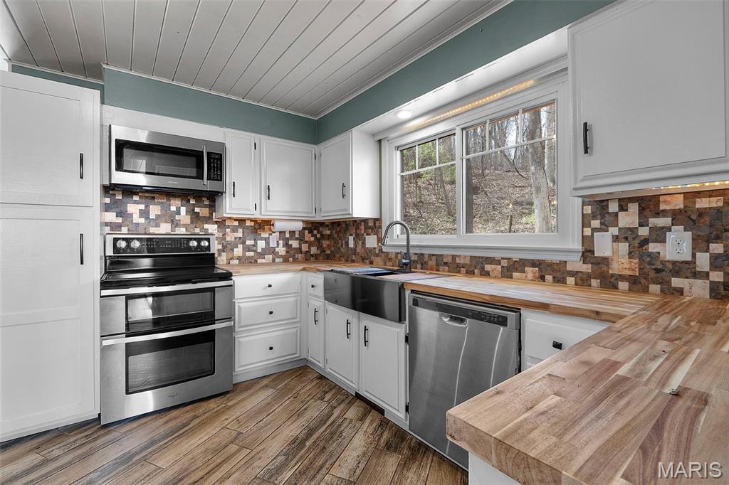 3000 Haertling Lane Property Photo 33