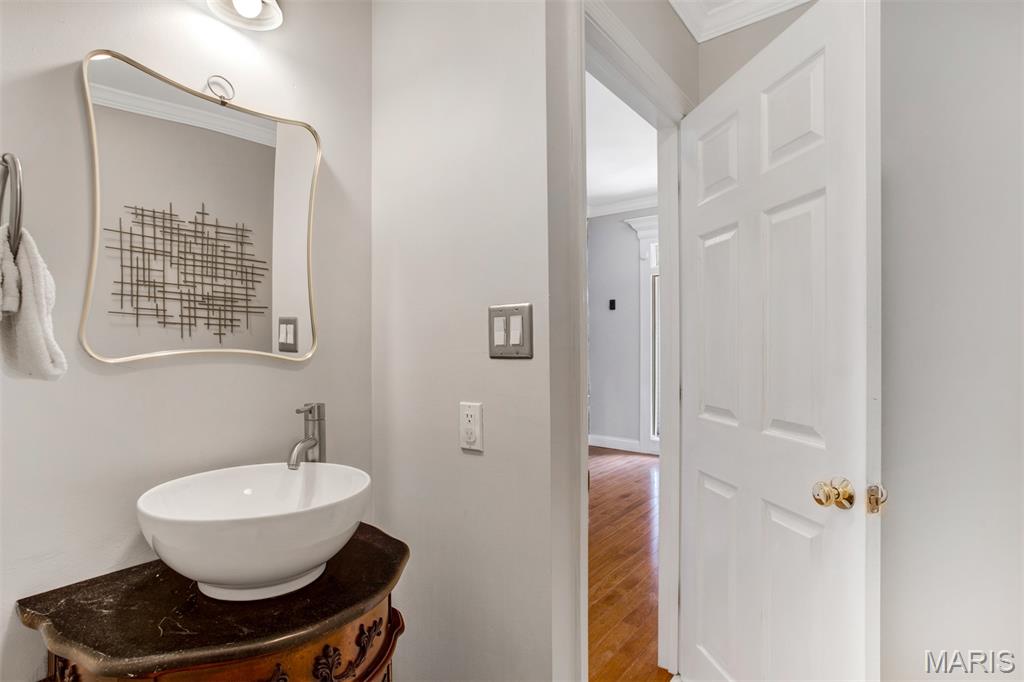 310 N Newstead Avenue Property Photo 31