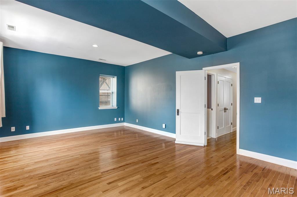310 N Newstead Avenue Property Photo 36