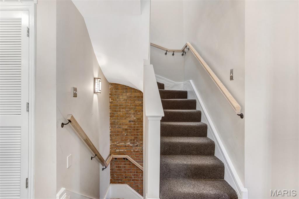310 N Newstead Avenue Property Photo 46