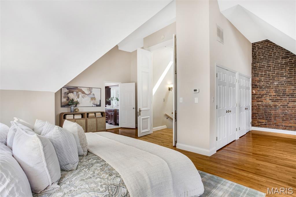 310 N Newstead Avenue Property Photo 54