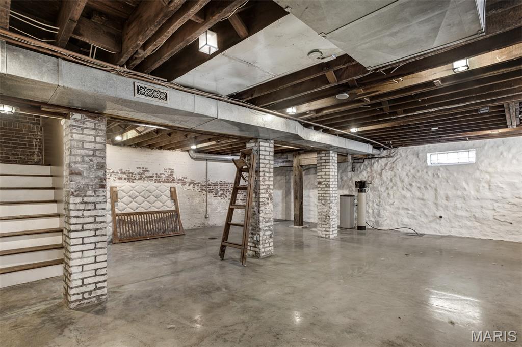 310 N Newstead Avenue Property Photo 63