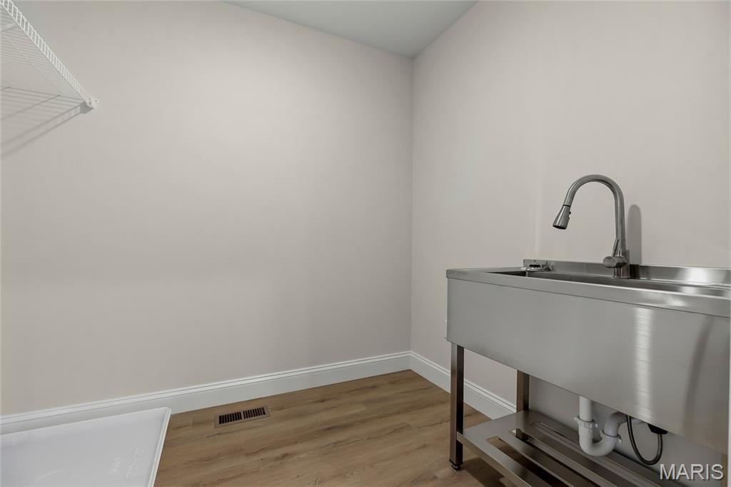 9223 Merritt Avenue Property Photo 29