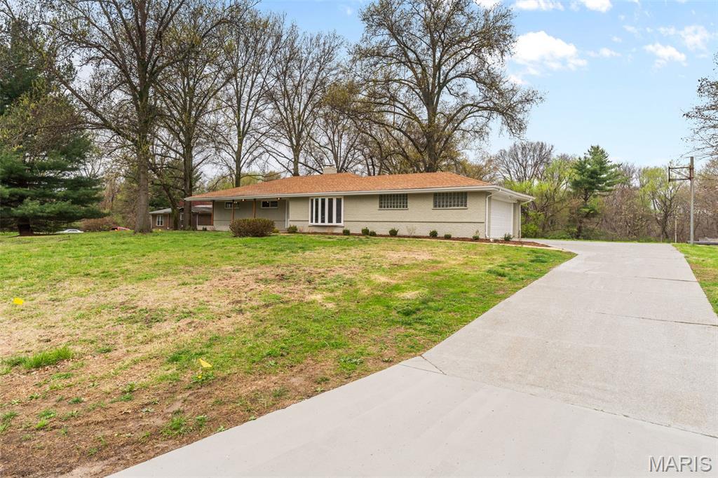 26 Castle Drive Property Photo 4