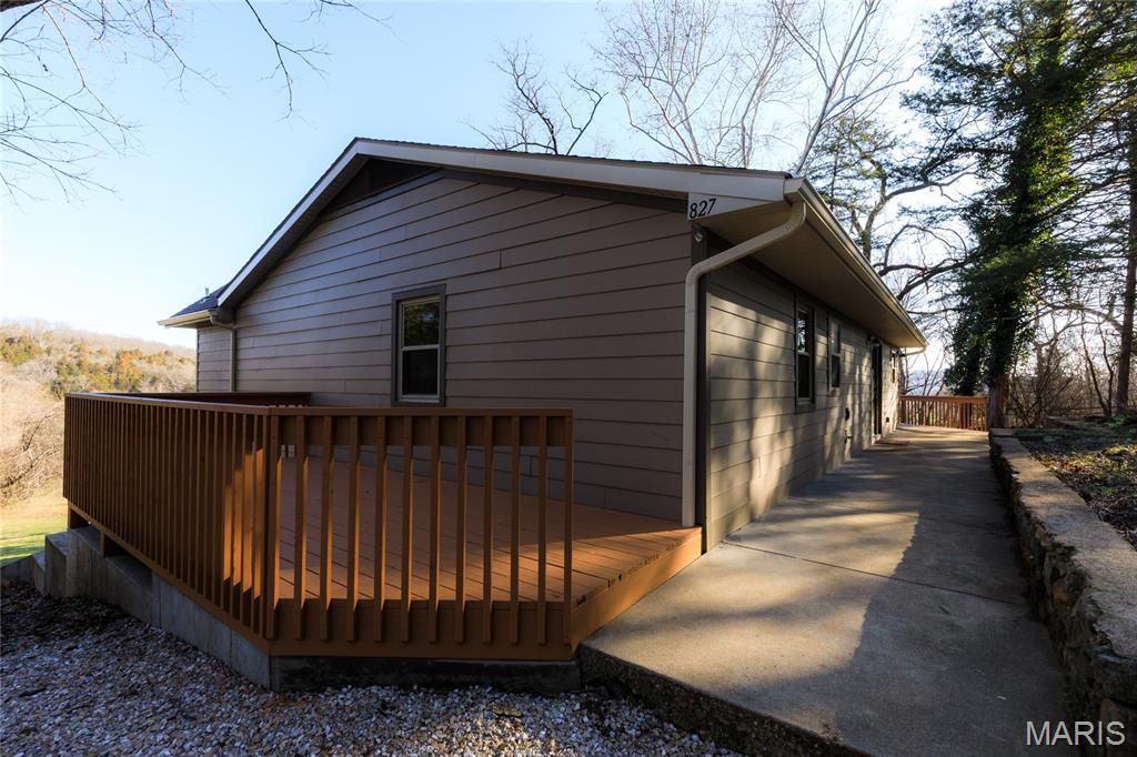 827 Lake Valley Drive Property Photo 15