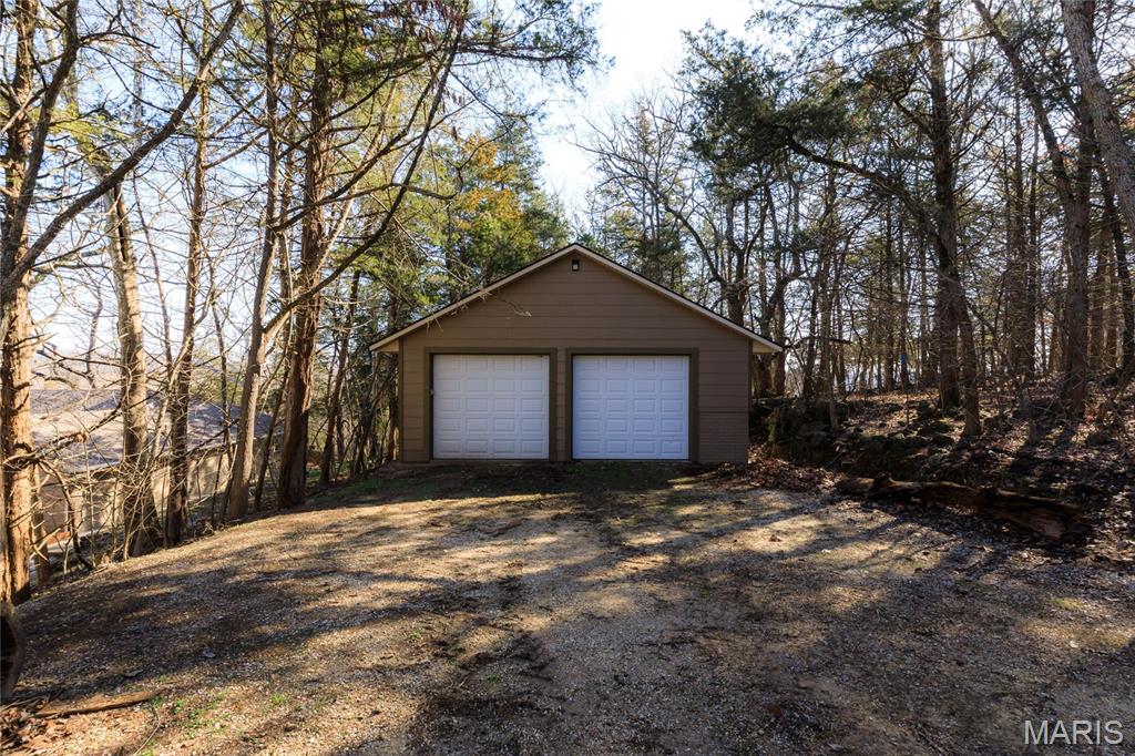 827 Lake Valley Drive Property Photo 16