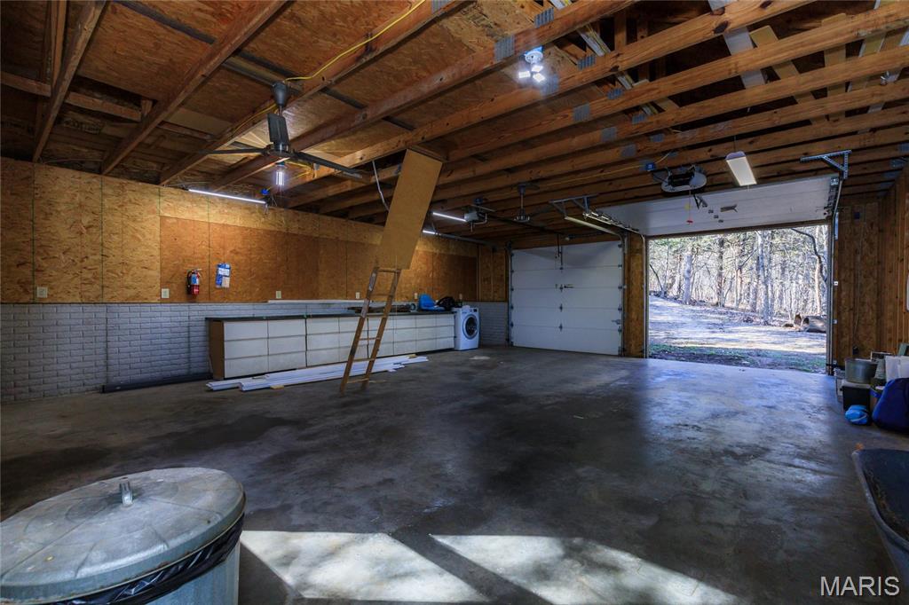 827 Lake Valley Drive Property Photo 18