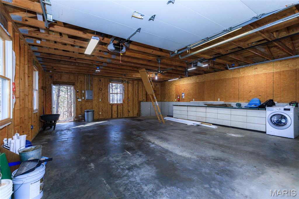 827 Lake Valley Drive Property Photo 19