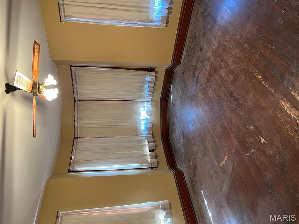 101 E 1st North Street Property Photo 25