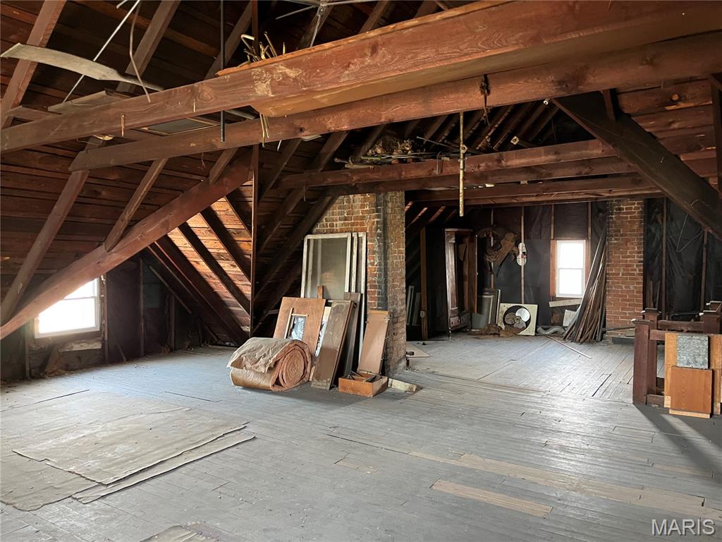 101 E 1st North Street Property Photo 35