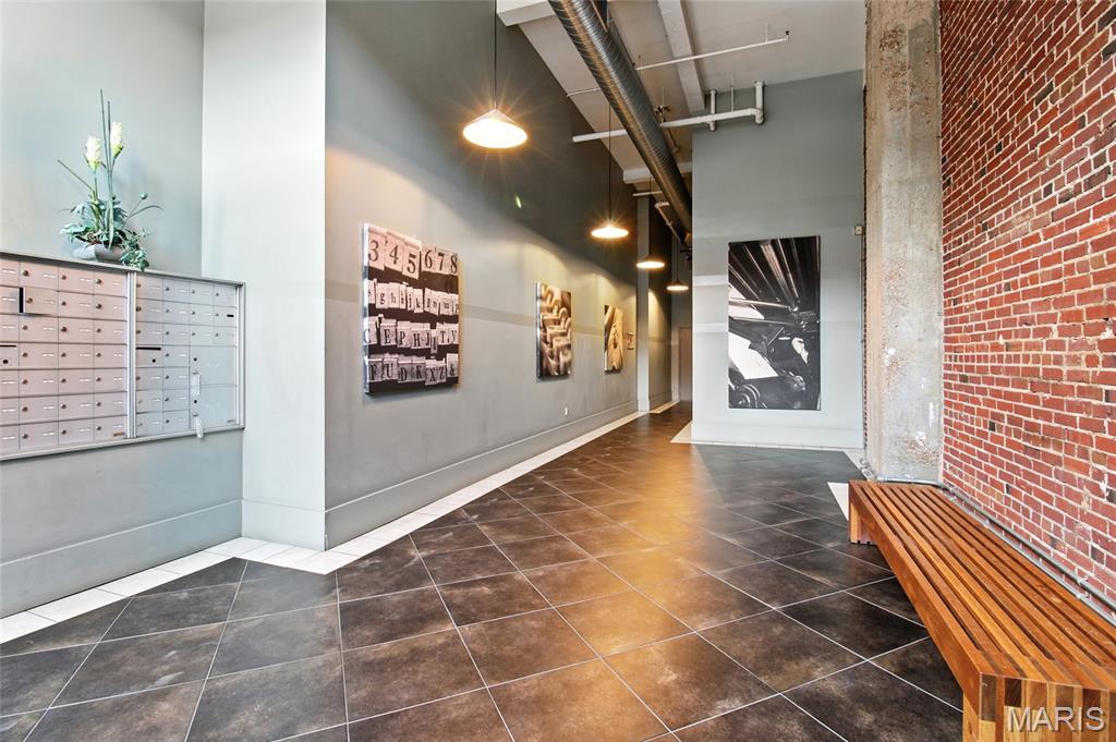 1627 Locust Street 202 Property Photo 8