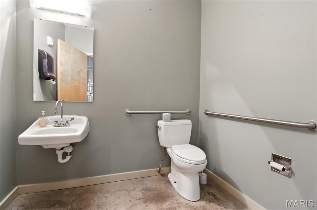 1627 Locust Street 202 Property Photo 44