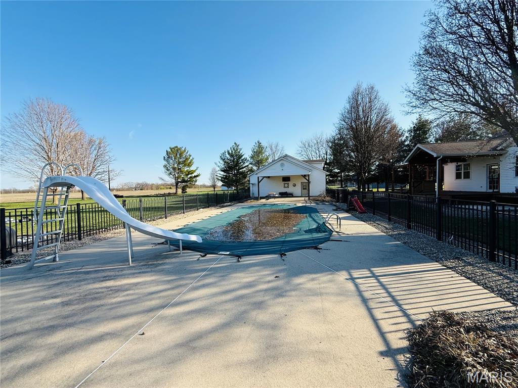 6 Jennifer Lane Property Photo 28