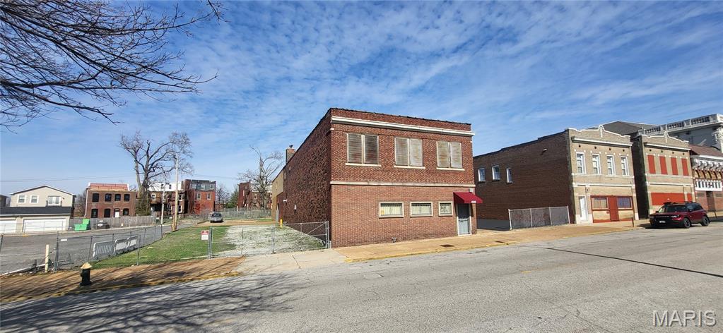 4545-49 Olive Street Property Photo 7