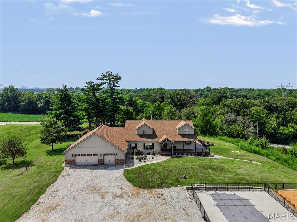 4242 Quirin Road Property Photo 3