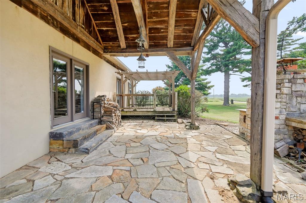 4242 Quirin Road Property Photo 6