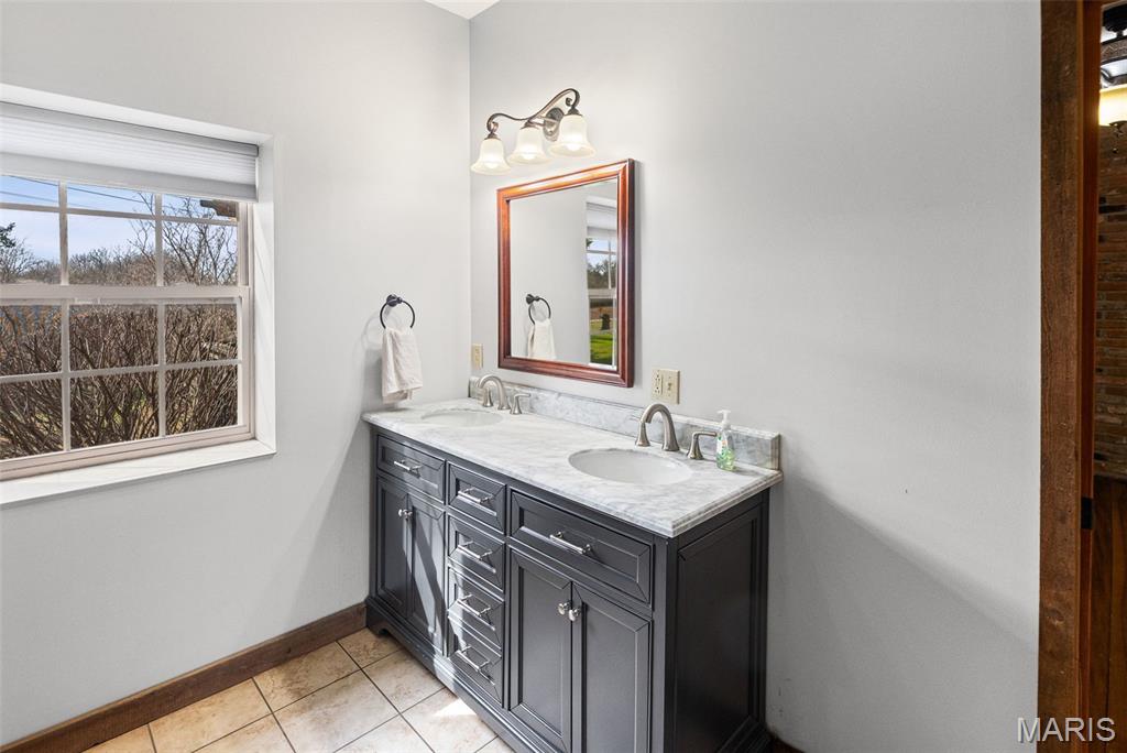 4242 Quirin Road Property Photo 28