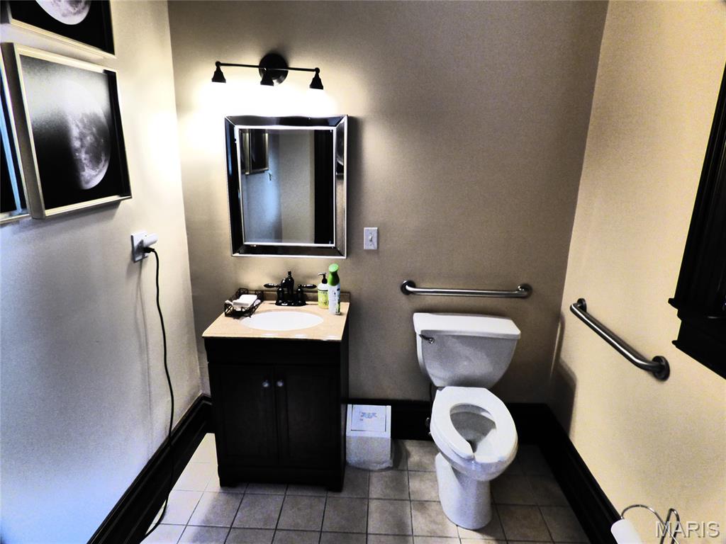 4512 West Pine Boulevard Property Photo 7