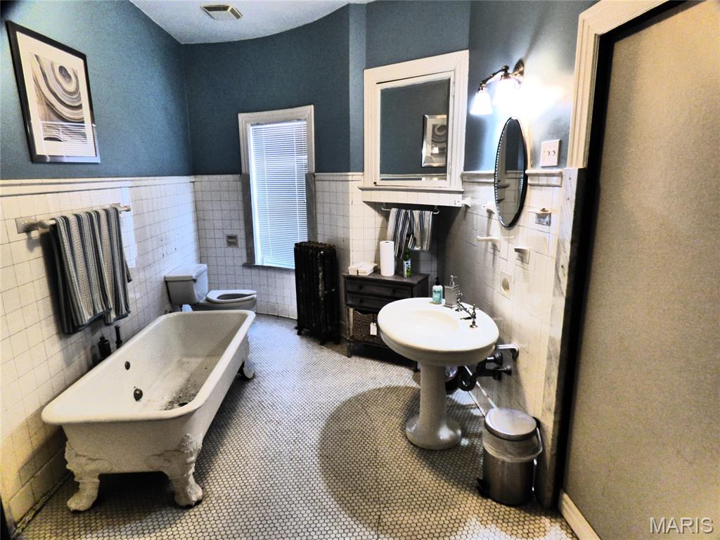 4512 West Pine Boulevard Property Photo 8
