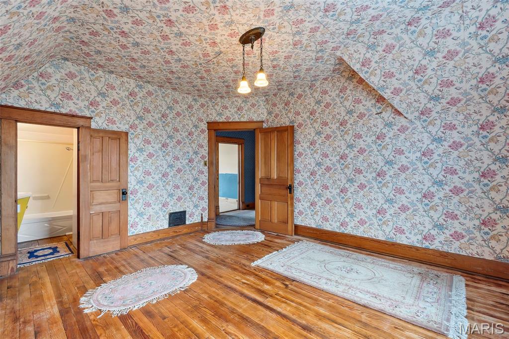 24 S Walnut Street Property Photo 21