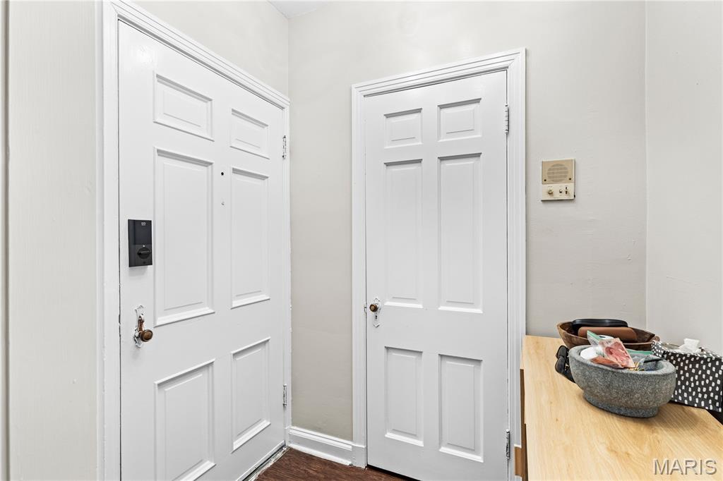 923 S Hanley Road A Property Photo 3