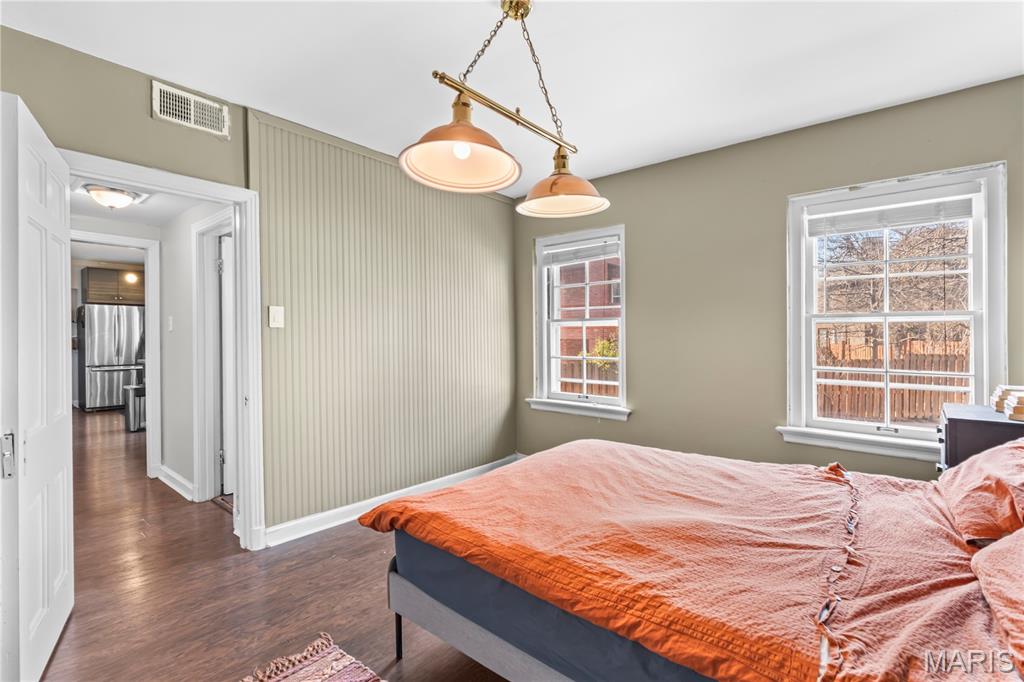 923 S Hanley Road A Property Photo 14