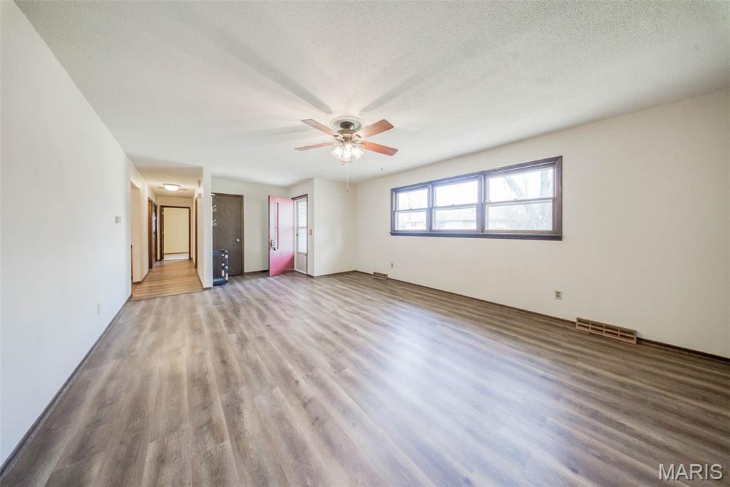 402 Locust Street Property Photo 5