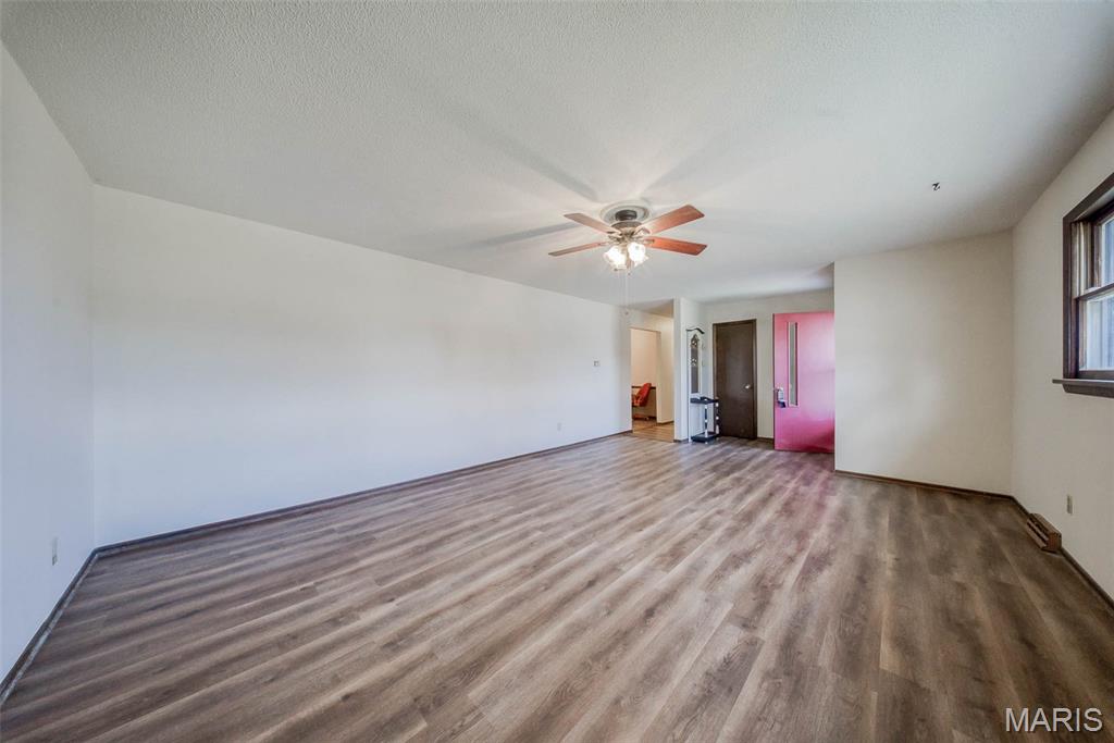 402 Locust Street Property Photo 6