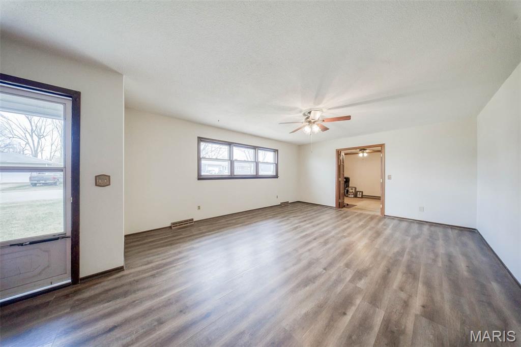402 Locust Street Property Photo 10