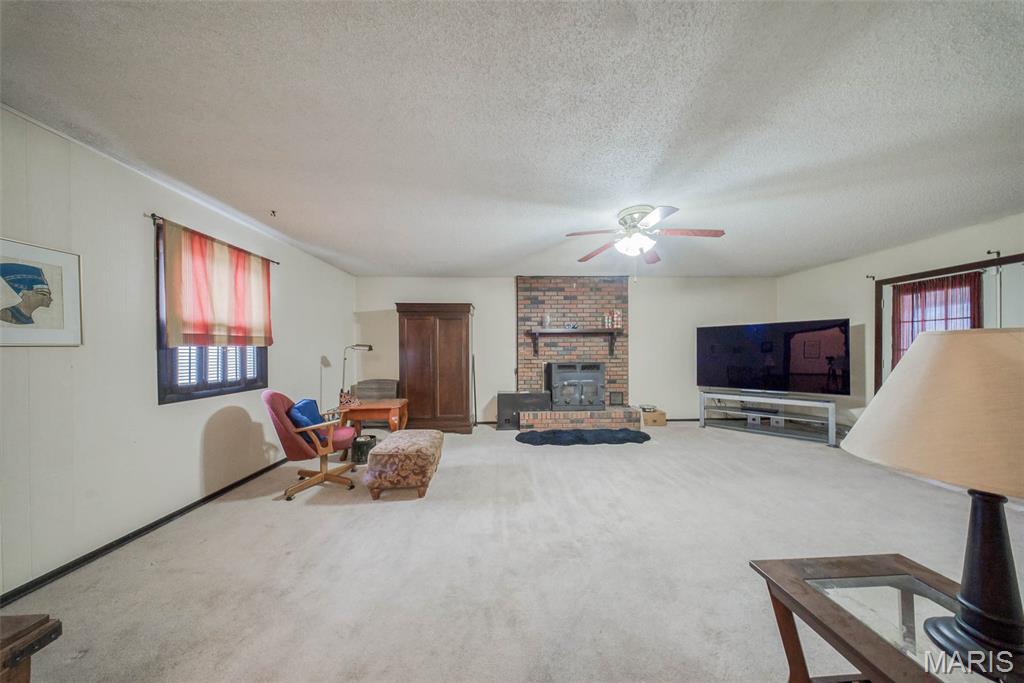 402 Locust Street Property Photo 14