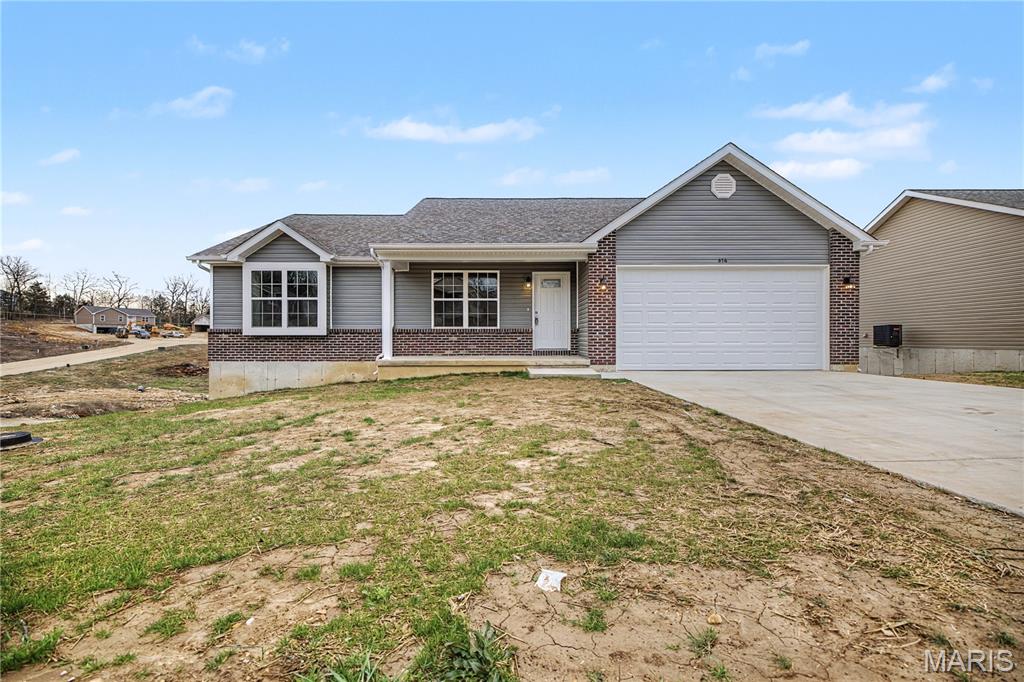 614 T Box Drive Property Photo 1