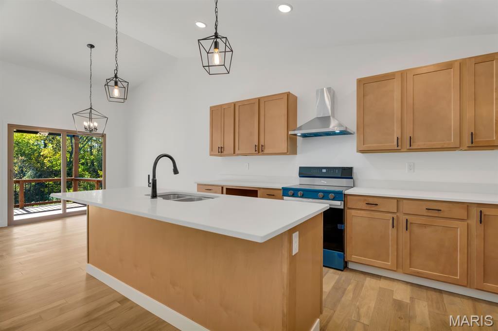 206 Wrigley Field Property Photo 3