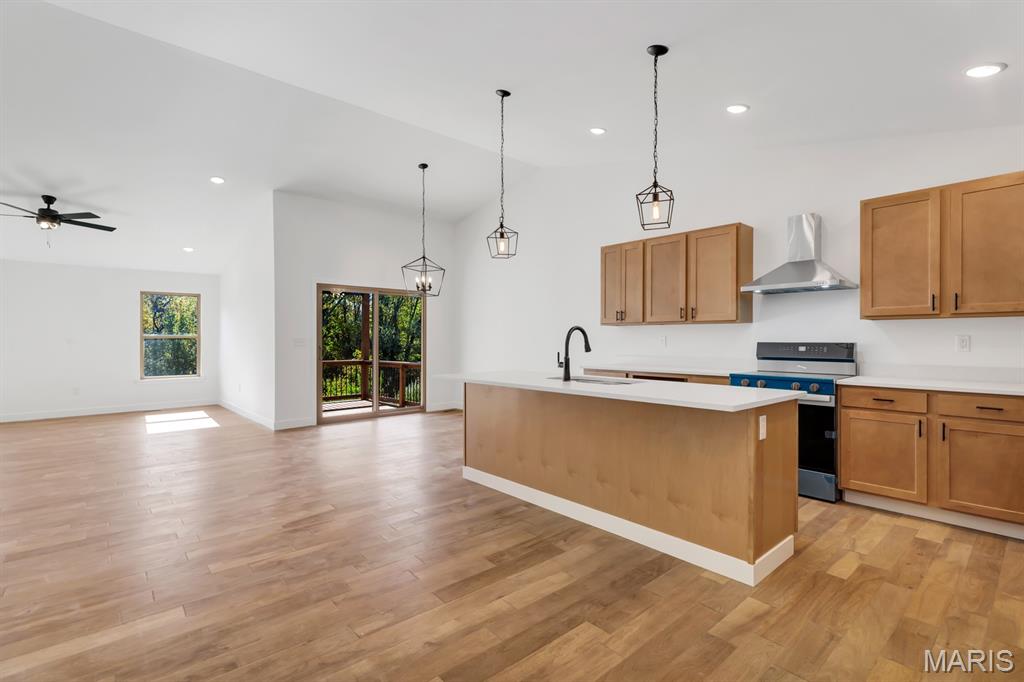 206 Wrigley Field Property Photo 9