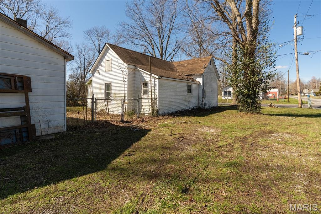 221 N Main Property Photo 8
