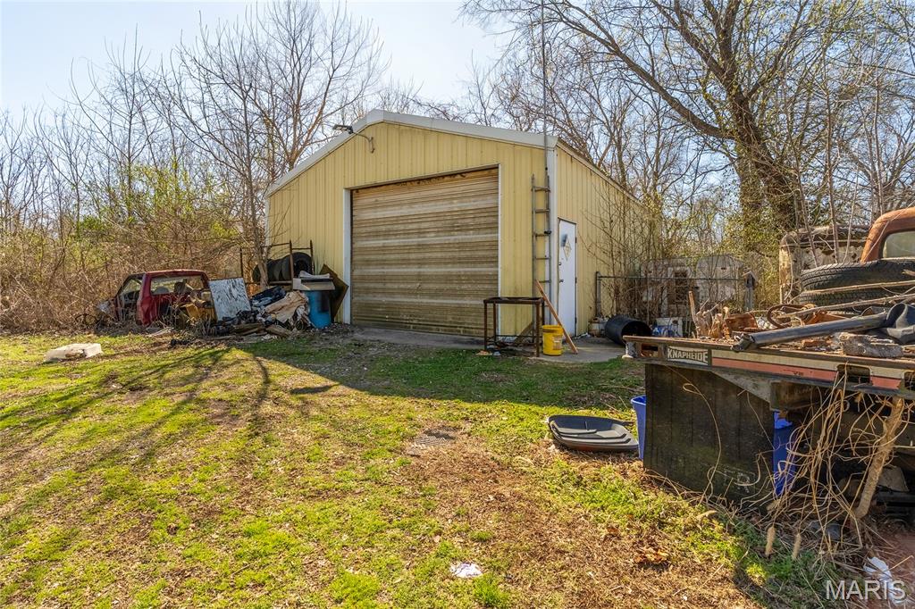 221 N Main Property Photo 18