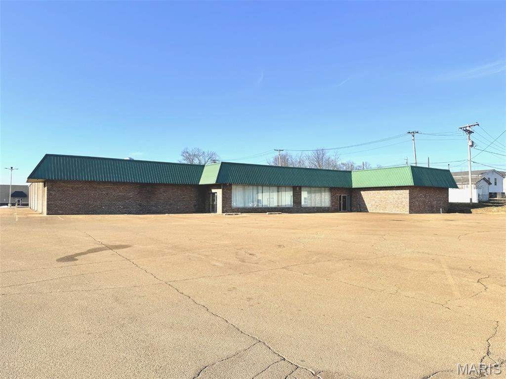 208 Lincoln Drive Property Photo 1